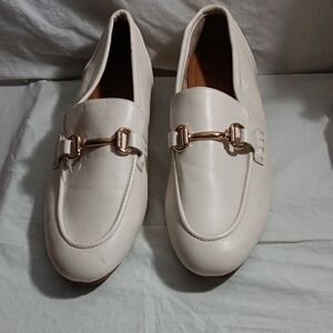 Elegant Cream Loafers with Gold Accent
